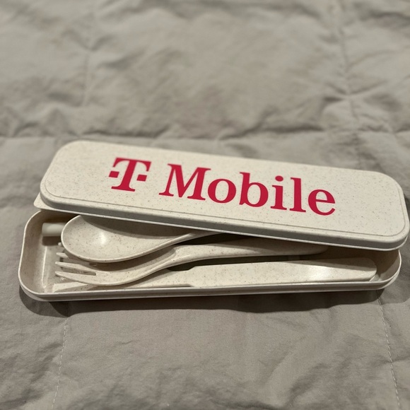 T-Mobile Utensil Set - Picture 3 of 6